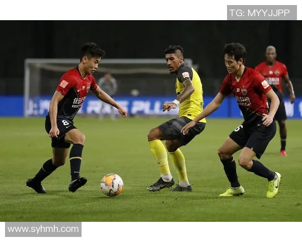 深圳足球队中路突破革新之路探讨与战术分析